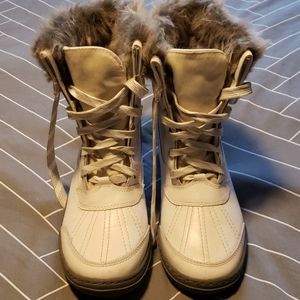 Merona White Snow Boots size 8